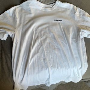 Men’s Patagonia t-shirt size large